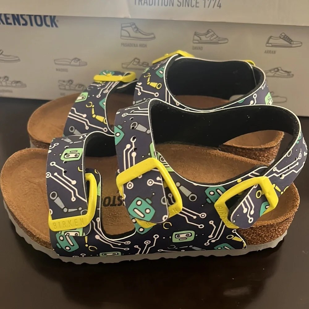 New 💥Rare💥BIRKENSTOCK kids Sandals